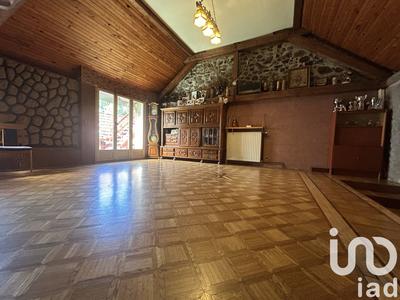 Maison - 235 m² - 9 pièces