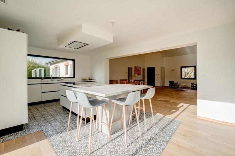 Maison - 212 m² - 7 pièces