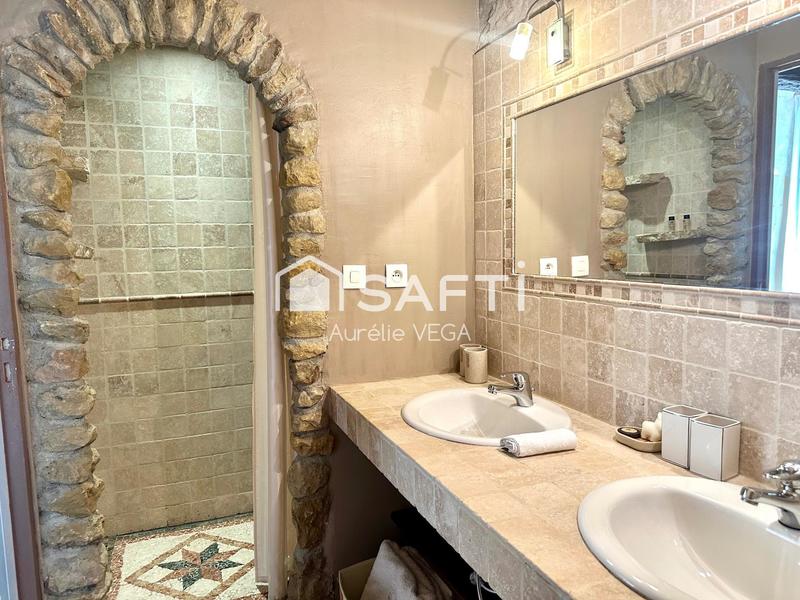 Maison - 308 m² - 12 pièces