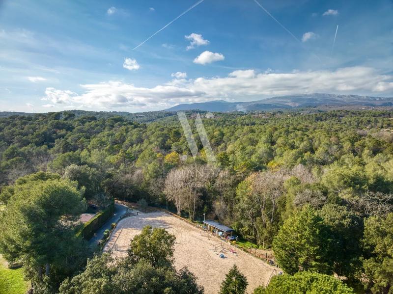 Villa - 350 m² - 5 pièces