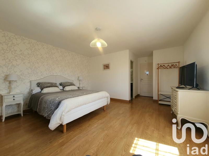 Maison - 218 m² - 8 pièces