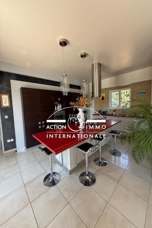 Villa - 208 m² - 4 pièces