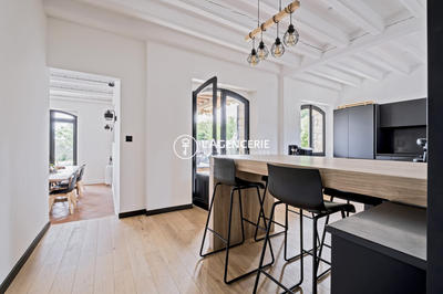 Maison ancienne - 265 m² - 7 pièces