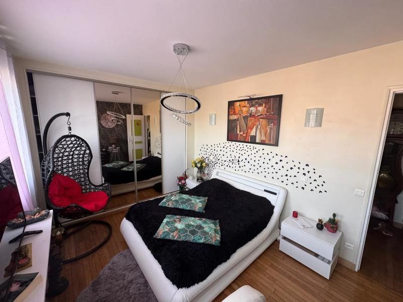 Appartement - 90 m² - 3 pièces