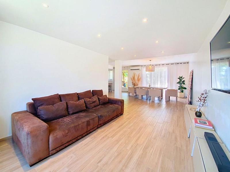 Maison - 186 m² - 5 pièces