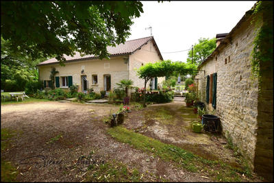 Maison - 140 m² - 4 pièces