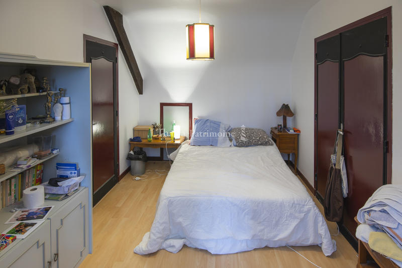 Villa - 197 m² - 8 pièces