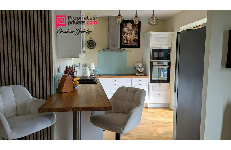 Maison - 185 m² - 7 pièces