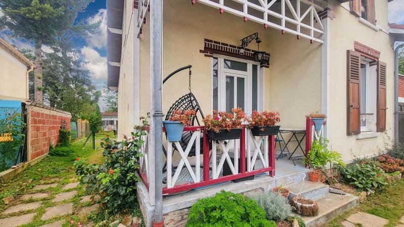 Maison - 88 m² - 5 pièces