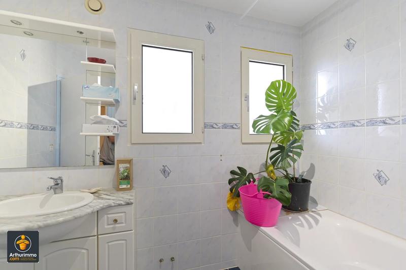 Maison - 236 m² - 7 pièces