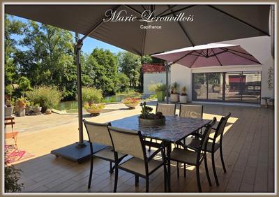 Maison - 440 m² - 12 pièces