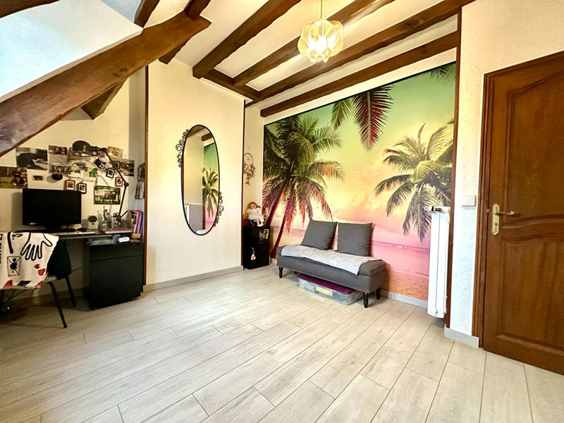 Maison - 180 m² - 9 pièces