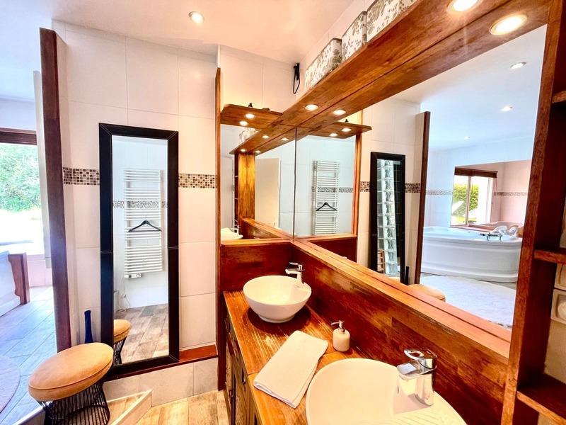 Maison - 187 m² - 6 pièces