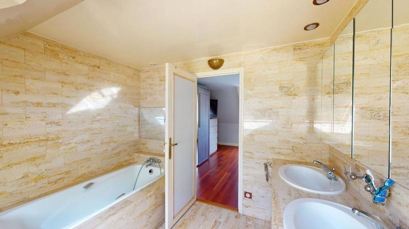 Maison - 166 m² - 7 pièces