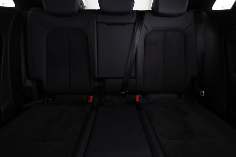 Audi Q3 35 Tfsi Design Luxe s tronic 7 150 ch