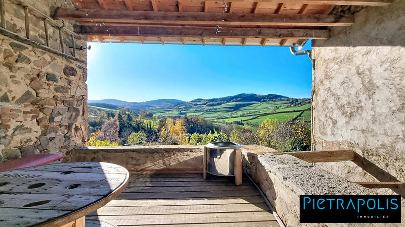 Maison - 220 m² - 6 pièces