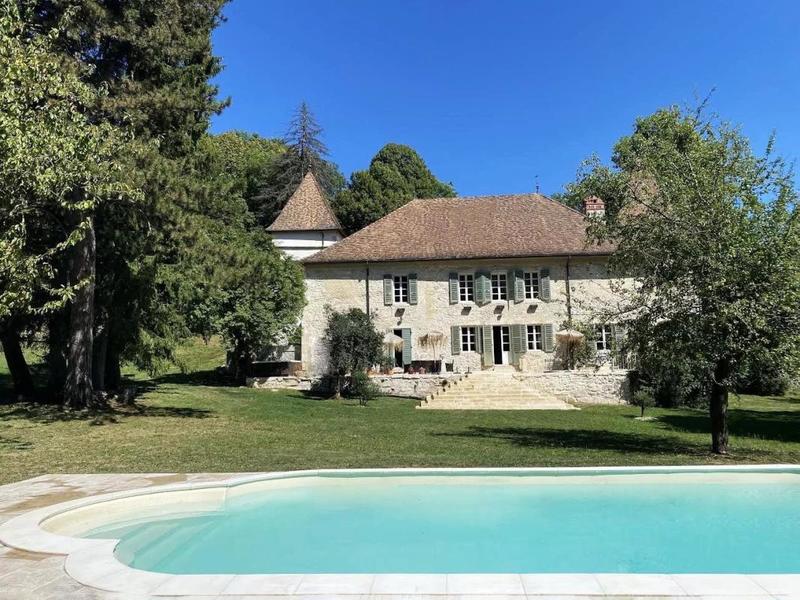 Château - 350 m² - 11 pièces