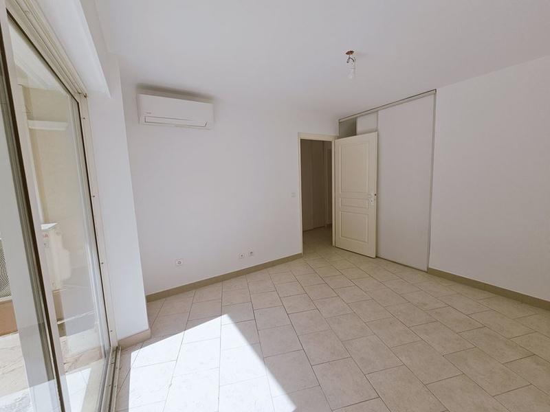 Appartement - 95 m² - 4 pièces