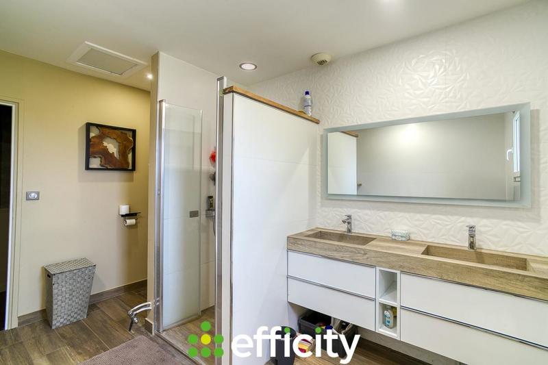 Maison - 186 m² - 7 pièces