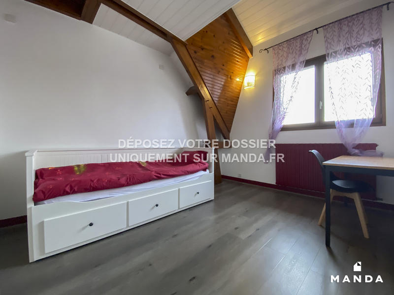 Chambre - 12 m² - 8 pièces