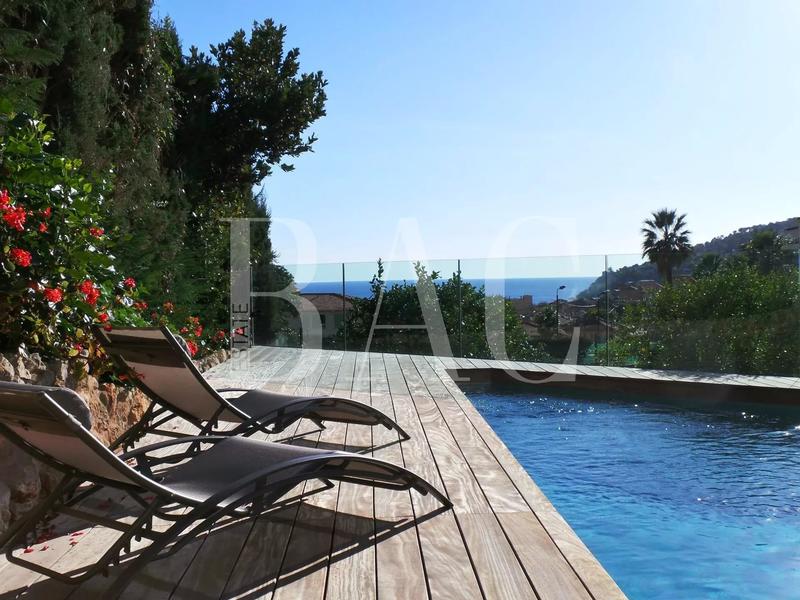 Villa - 250 m² - 8 pièces