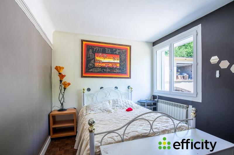 Maison - 246 m² - 11 pièces