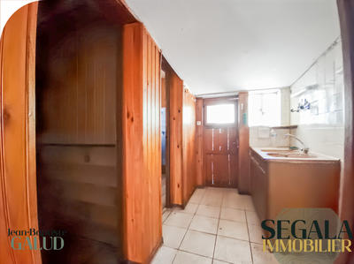 Maison - 220 m² - 8 pièces