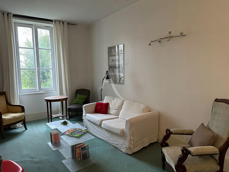 Maison - 121 m² - 8 pièces