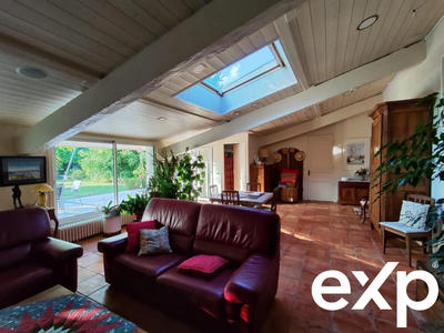 Maison - 248 m² - 6 pièces