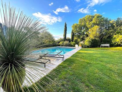 Villa - 200 m² - 5 pièces