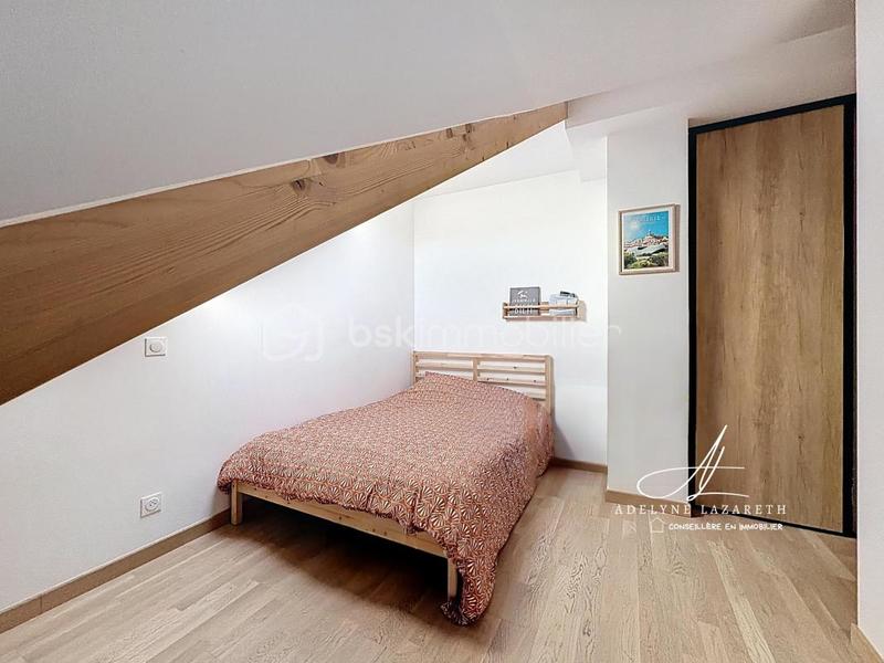 Appartement - 90 m² - 5 pièces