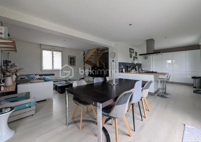 Maison - 90 m² - 4 pièces