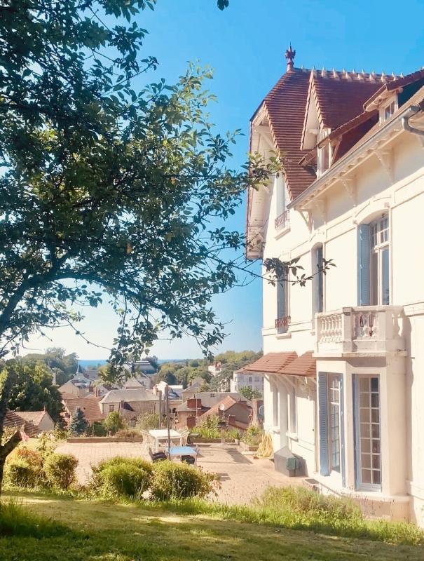 Maison de maîtres - 254 m² - 10 pièces