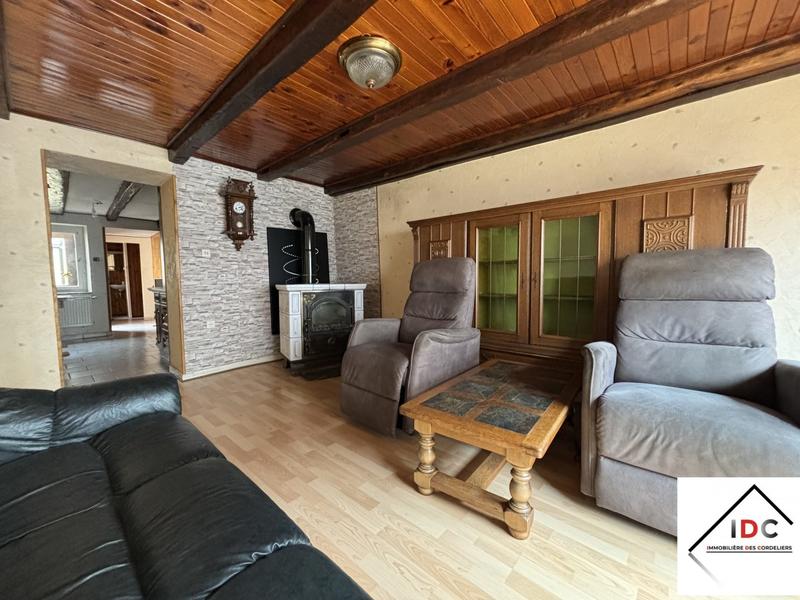 Maison - 202 m² - 6 pièces