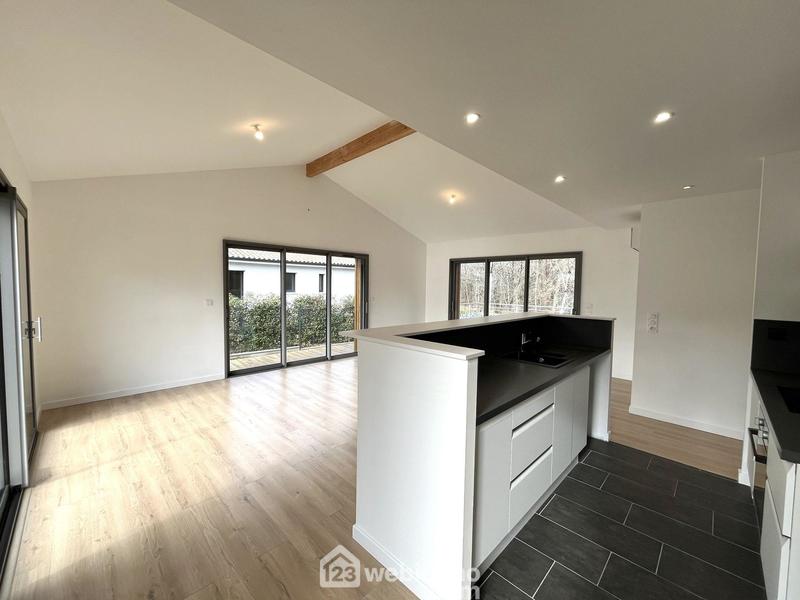 Maison - 98 m² - 4 pièces