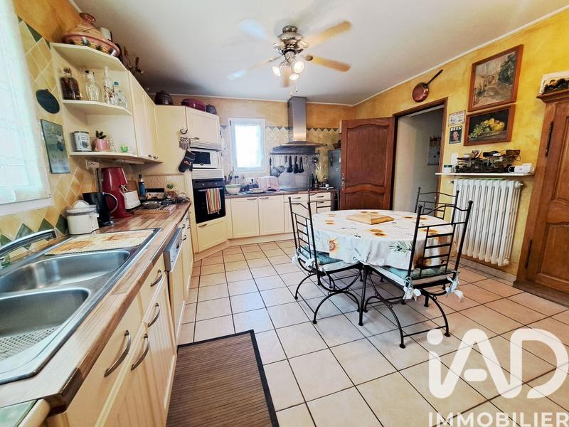 Maison - 220 m² - 7 pièces