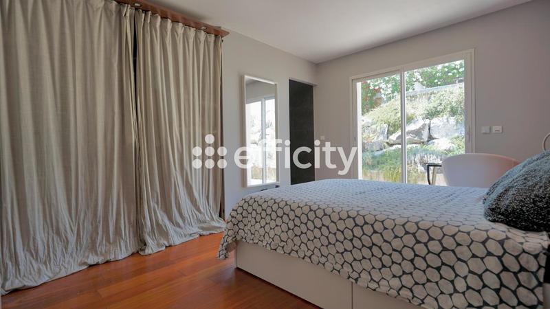 Villa - 170 m² - 6 pièces