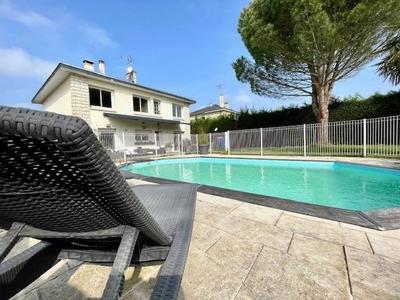 Maison - 135 m² - 7 pièces