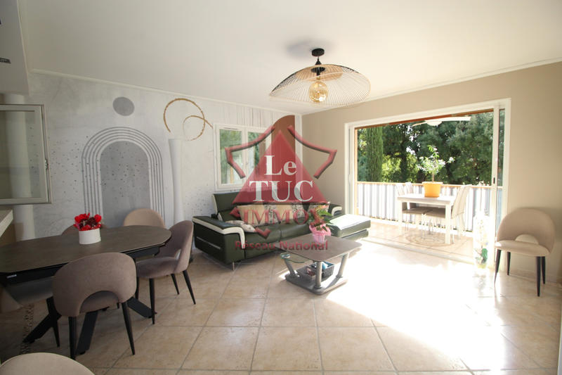 Appartement - 94 m² - 4 pièces