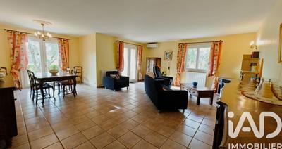 Maison - 121 m² - 5 pièces