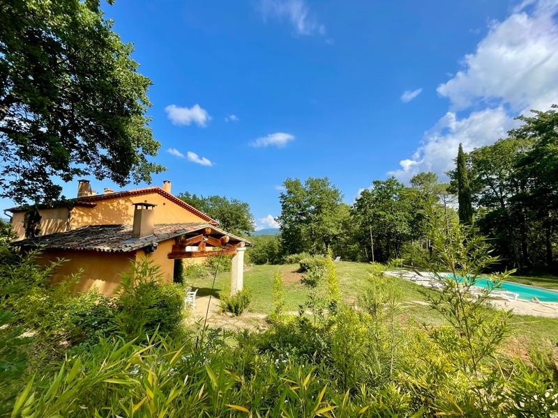 Maison - 200 m² - 6 pièces