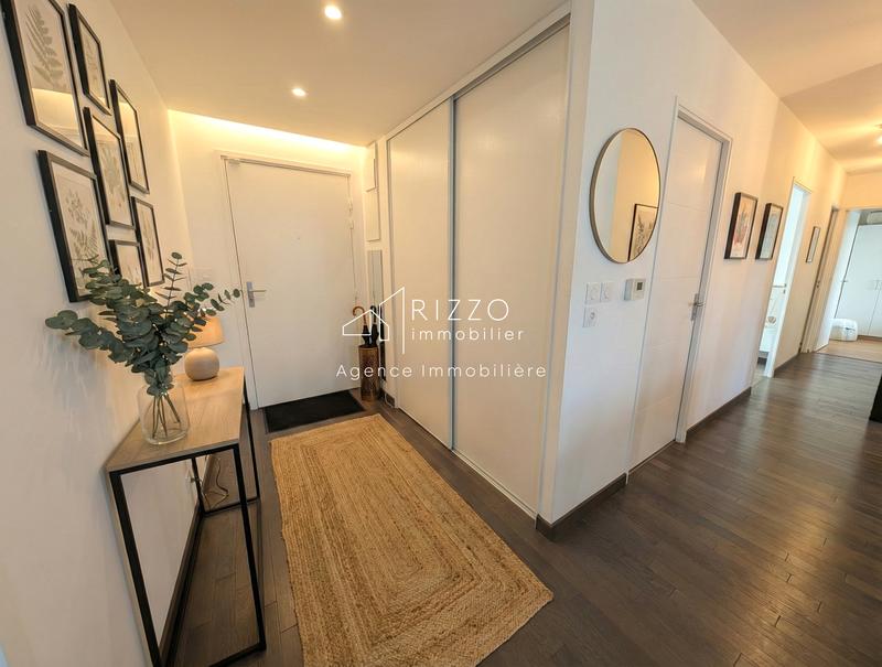 Appartement - 77 m² - 4 pièces