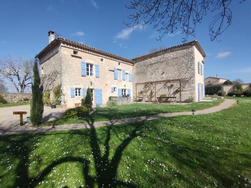 Demeure - 458 m² - 17 pièces