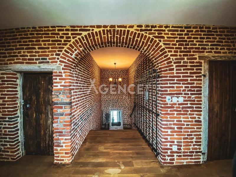 Maison - 318 m² - 17 pièces