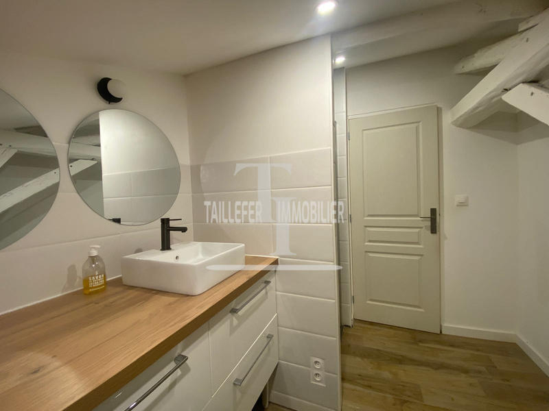 Maison - 298 m² - 9 pièces