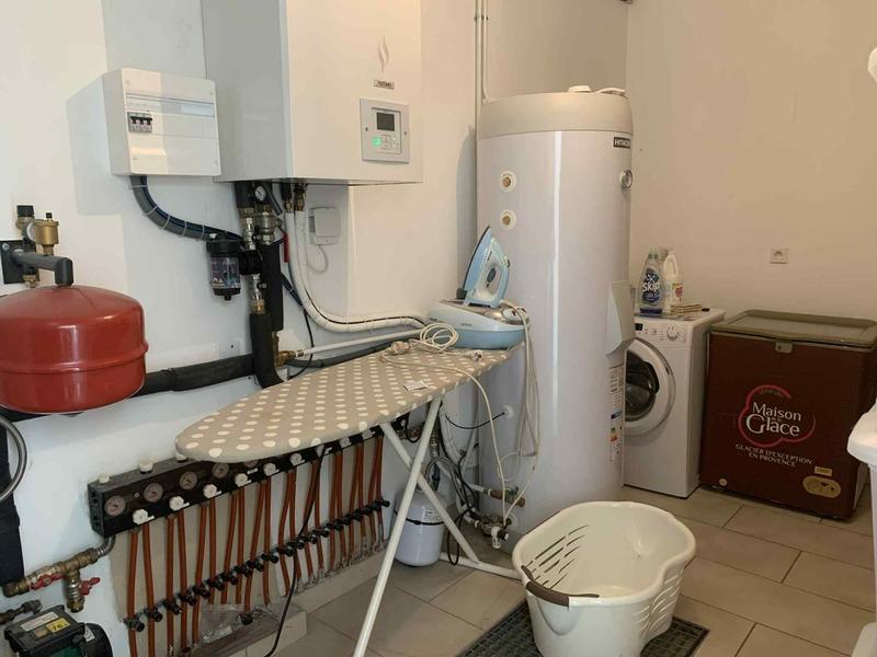 Propriété - 203 m² - 7 pièces