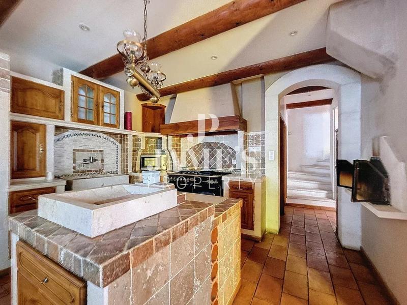 Maison - 200 m² - 6 pièces