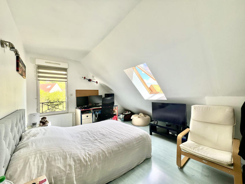 Maison - 221 m² - 8 pièces