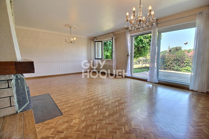 Maison - 218 m² - 9 pièces