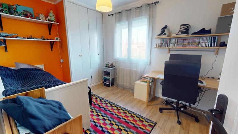 Maison - 202 m² - 7 pièces